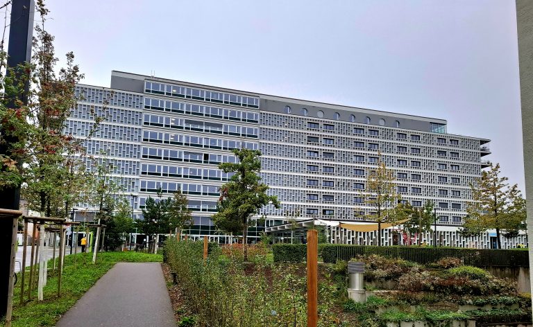 Miteinanderhaus im alten Spital – Dorf vertikal